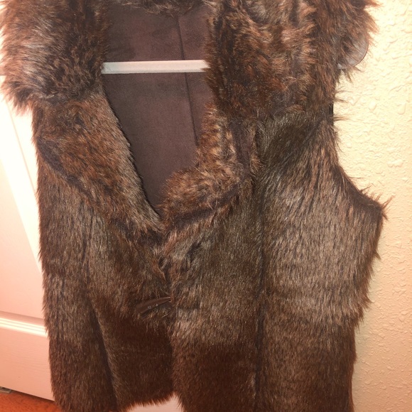 Women suede & furry, reversible vest. Small - Picture 3 of 7
